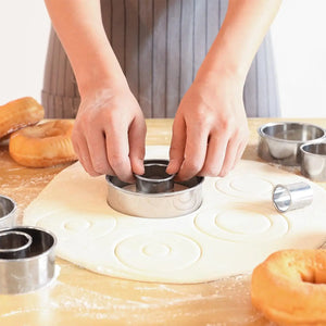 12Pcs Cookie Cutter & Mousse Ring Set Food Grade Stainless Steel Rolled Edge round Molds for Biscuit Donut Fondant Home Baking
